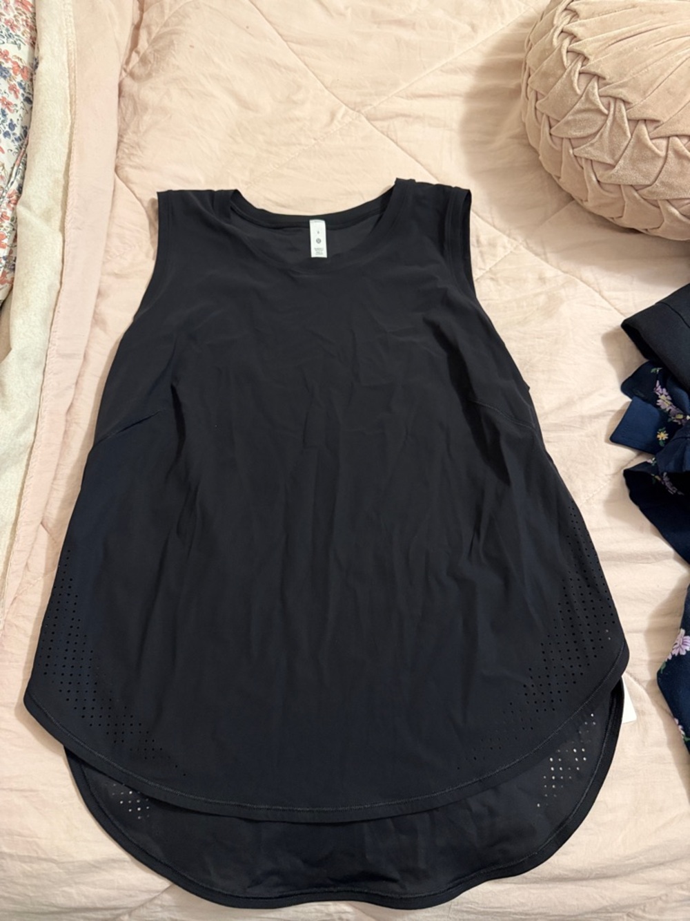 Nwt lululemon athletica split hem run Tank